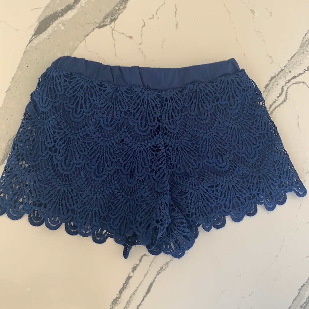 NWOT navy lace shorts size M/10